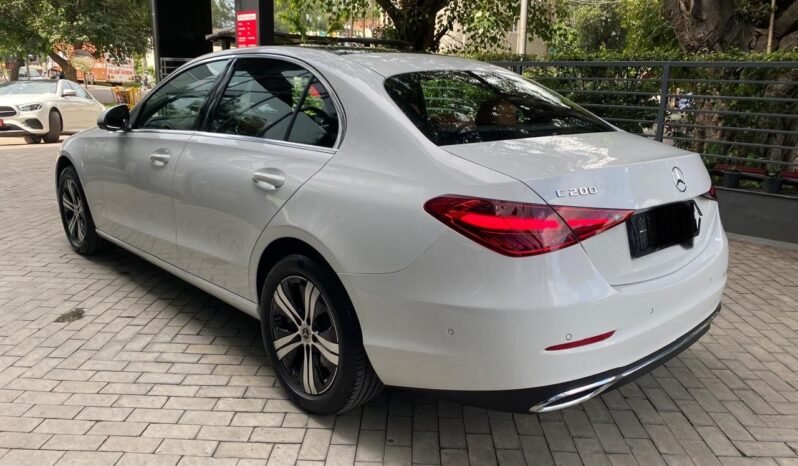 
								Mercedes-Benz C-Class C200 full									